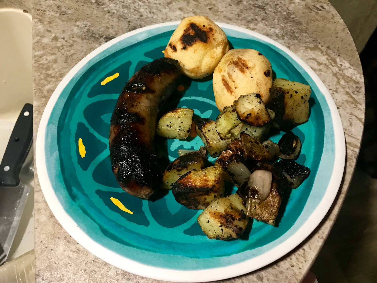Recipe of the Week – Grilled Sausages with Potatoes, Shallot, and Spinach